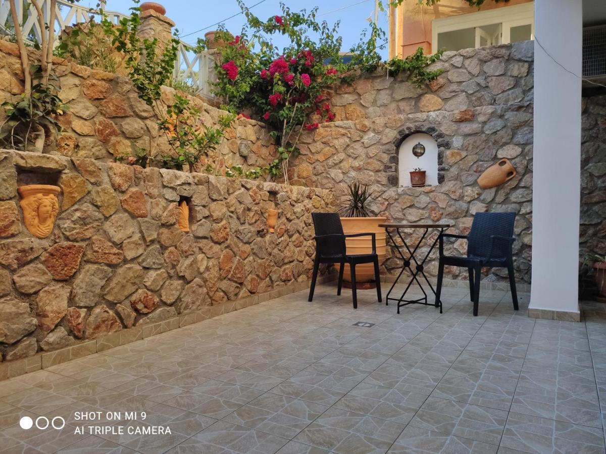 Leonidas Apartments Kamári 외부 사진